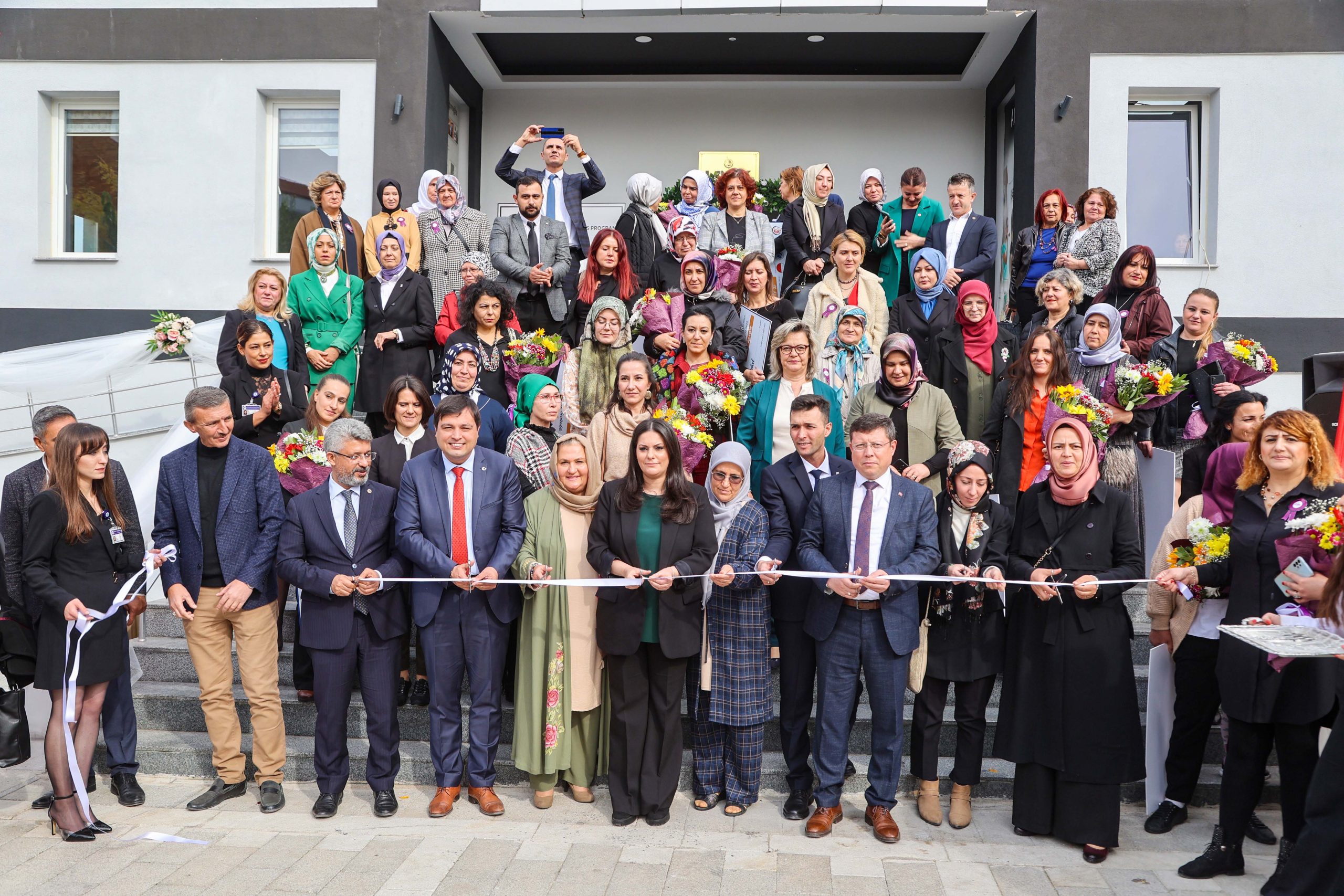 UŞAK BELEDİYESİ’NDEN BİR GÜNDE İKİ AÇILIŞ BİR TEMEL ATMA BİR TANITIM PROGRAMI